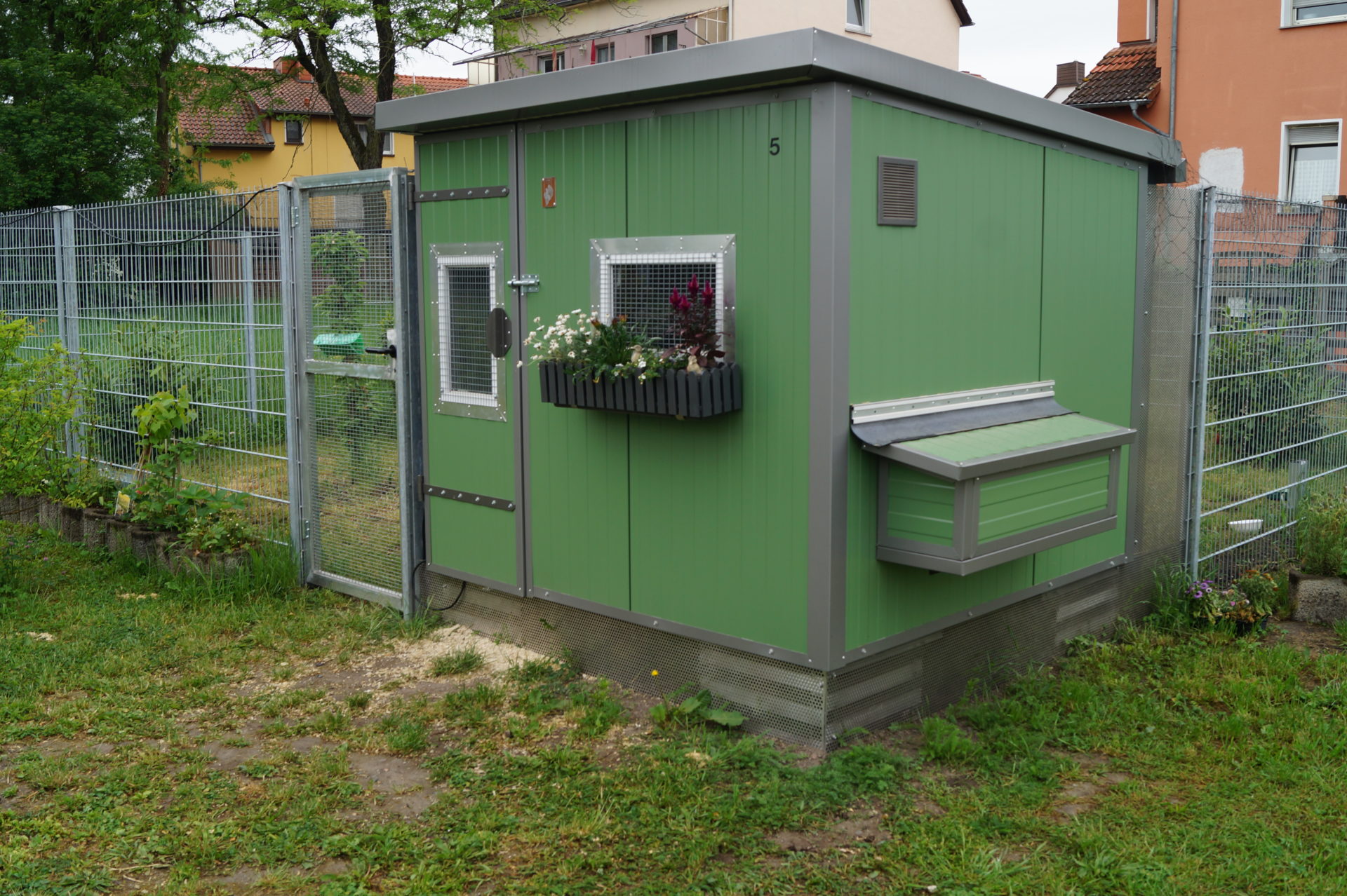 HeiniCoop Hühnerstall TRES für 10 bis 20 normalgroße Hühner