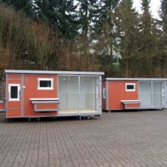 Zwei Duo Vario Staelle mit Volieren